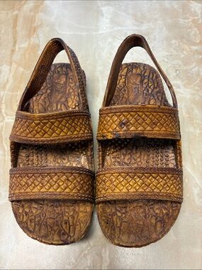 Toddler size 7 j-slips Brown Jesus sandals